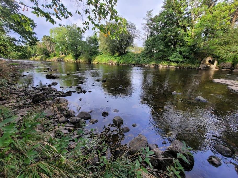 Riverside Bungalow - Direct River Access! Ystradgynlais Eksteriør bilde