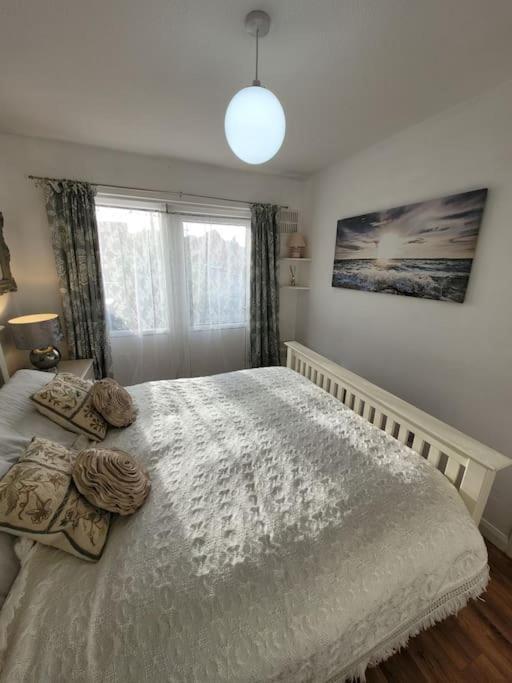 Riverside Bungalow - Direct River Access! Ystradgynlais Eksteriør bilde