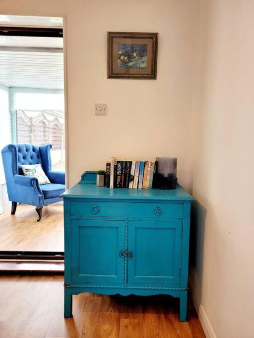 Riverside Bungalow - Direct River Access! Ystradgynlais Eksteriør bilde